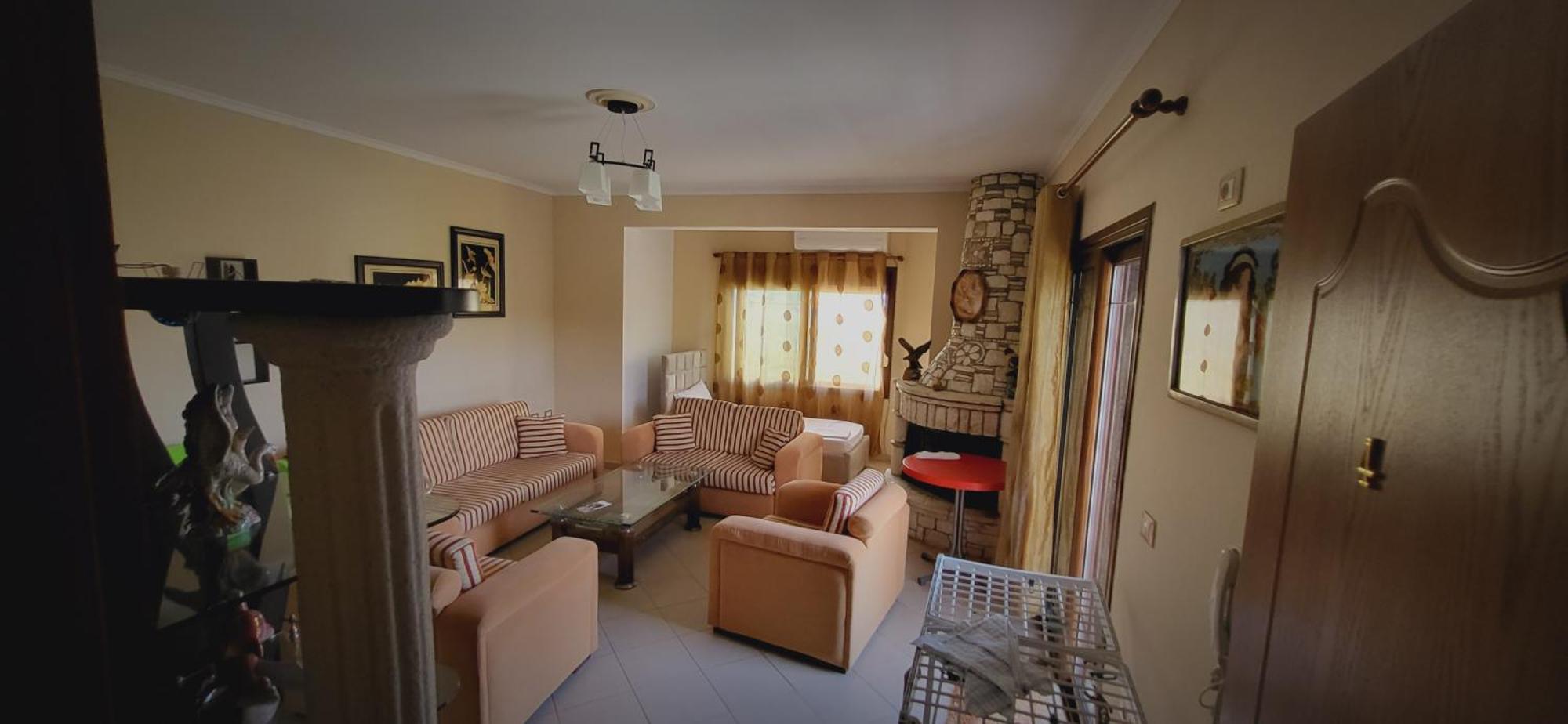 Hotel Eglent'S Tourist House Sarandë Pokoj fotografie